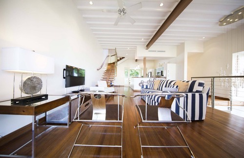 Halcyon Heights Apartment | Zenbreak Hillside Loft #5