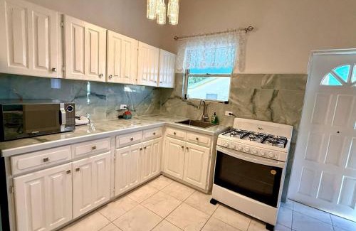 Heywoods Park House | ZenBreak Steps to the Sea 2Bd