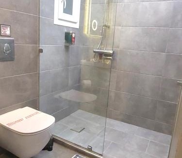 Ampelokipoi Apartment | “ZEUS”, STYLISH LUXURY BUSINESS SUITE in the heart of Athens.