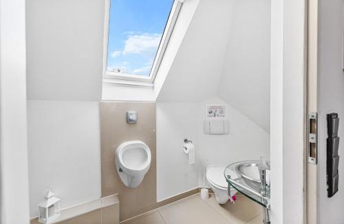 Stuttgart Apartment | ZF03 Apartment für Monteure Stuttgart Zuffenhausen - weitere Schlafzimmer für zusätzliche 15 Personen im Haus vorhanden und an weiteren Standorten LS-CrewComfort