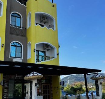 Zhiben House | Zhiben Sunflower Bed and Breakfast