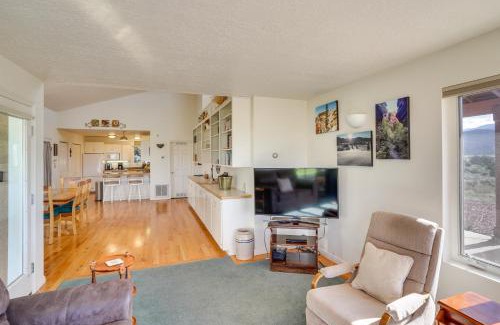 New Harmony House | Zion Mountain Guest House with Canyon Vistas!