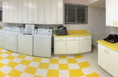 Hildale House | Zion’s South Hideaway Retro Room