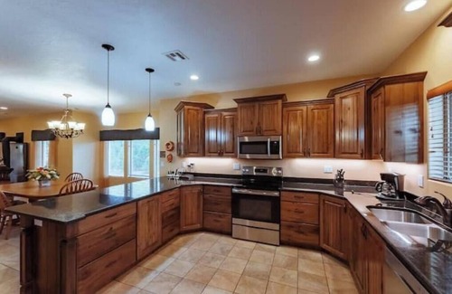 Zion National Park East Entrance House | Zion Views- Grandma's Place +Resort Access