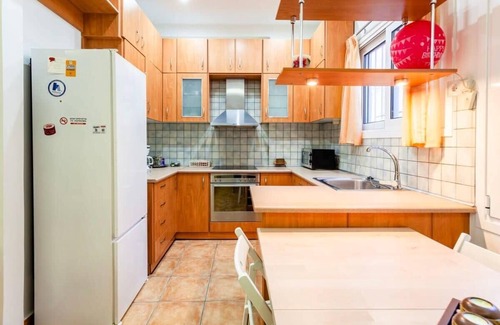 Ilisia Apartment | Zografou's Hidden Gem - Athens Charming Home