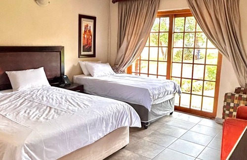Polokwane Cabin | Zororo Lodge