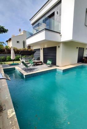 Çeşme merkezde özel havuzlu villa, private pool villa at Cesme center