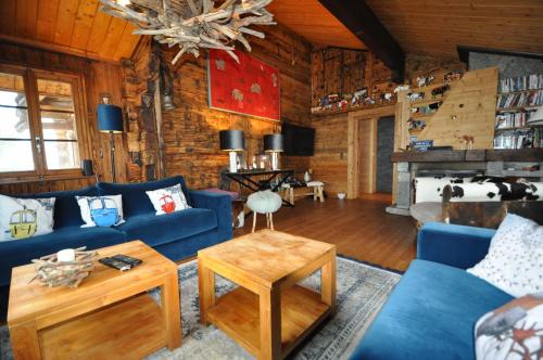 Élégant chalet Haute-crête, ski in ski out, 9 personnes, vues imprenables