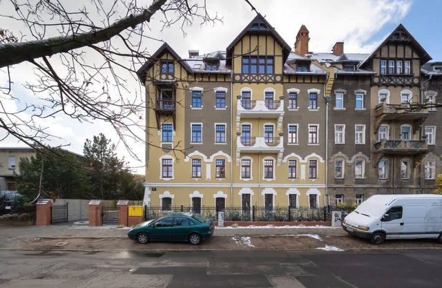 Śniadeckich 47/51 * S