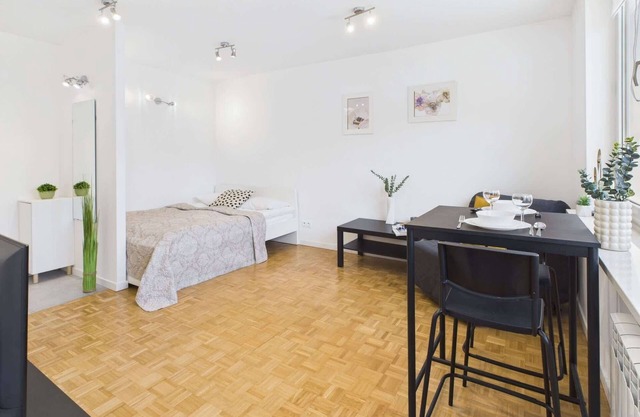 Żuromińska 8 | Cozy Studio | Smart TV