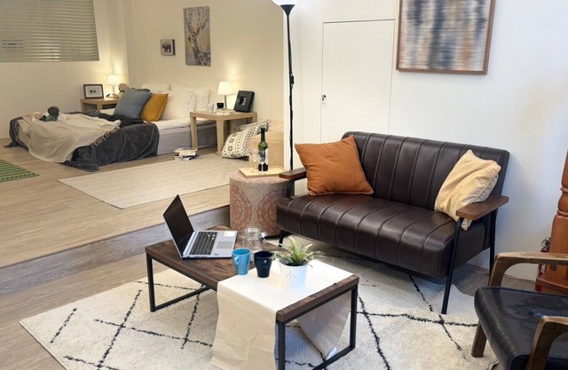 台北市絕佳位置 靠近台北車站 京站時尚廣場 中山商圈和西門町 全新裝潢適合家庭或好友住宿