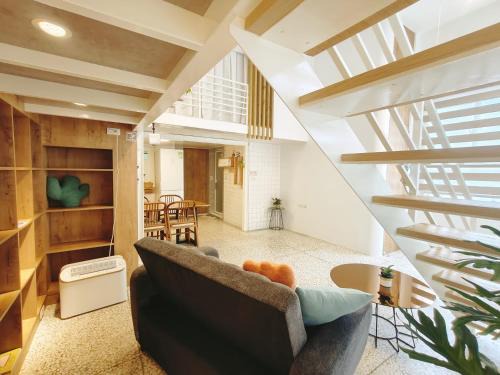 白小美輕旅民宿 市中心 新開幕特惠 可包棟