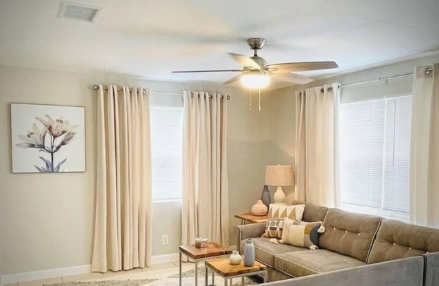 02 Walk to DT FTL - Serene apartment - King Bed