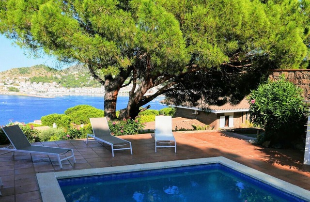 071 House to rent with sea views and private pool
