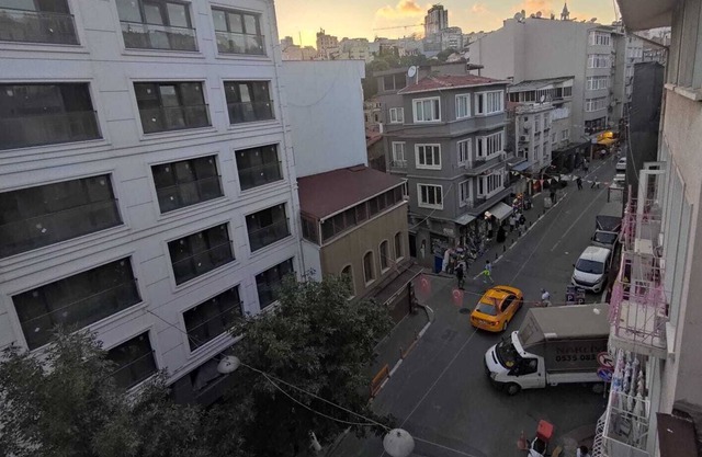 1+1 flat in a central location in Galata