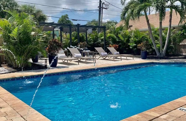 1.1 Mile to Beach - Heated Pool 1923 Home