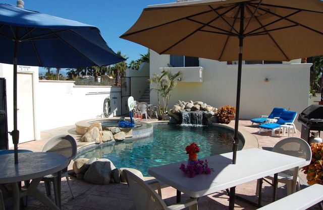 1-7BR Beachfront Villa W/Pool & Jacuzzi Infront of Surf! Large or Small Groups!