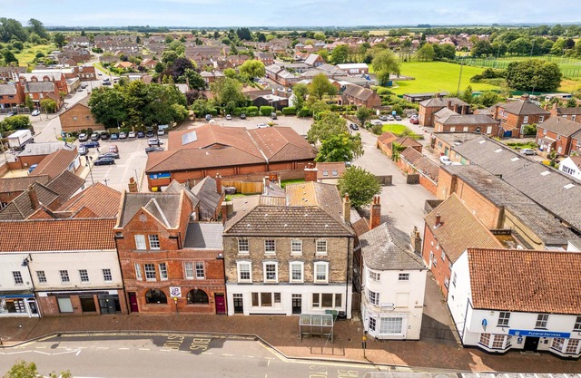 1 Bdr Modern Living in The Old Bank Hse