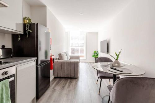 1-Bed Apartment With Sofa Bed in City Centre, Steps from Bold Street and Nightlife