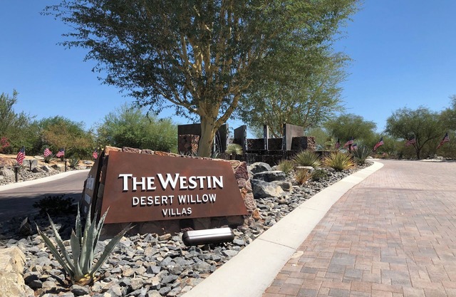 1 bed-room villa 820sqft with living room, full kitchen at Palm Desert, CA.