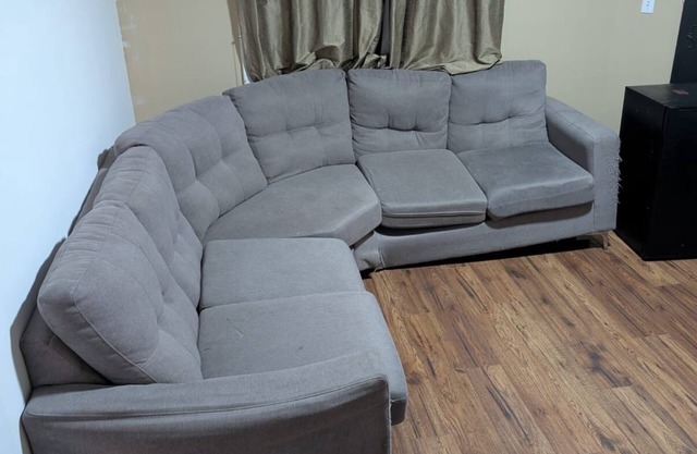 1 bed shared in a house, have 2 single bedroom