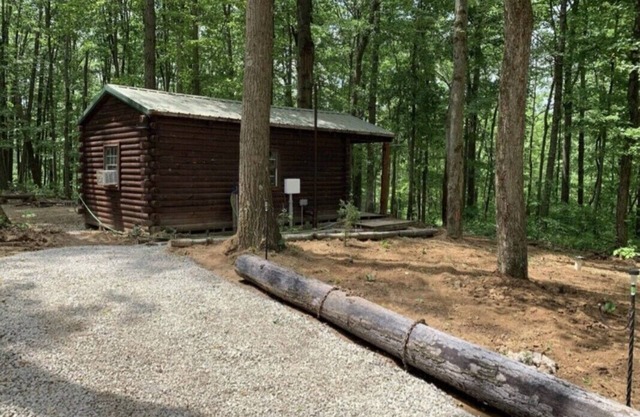 1 Bedroom,1 Bath, Porch, Fire Pit, Grill, Beautiful Wooded Location, Wi-Fi also!