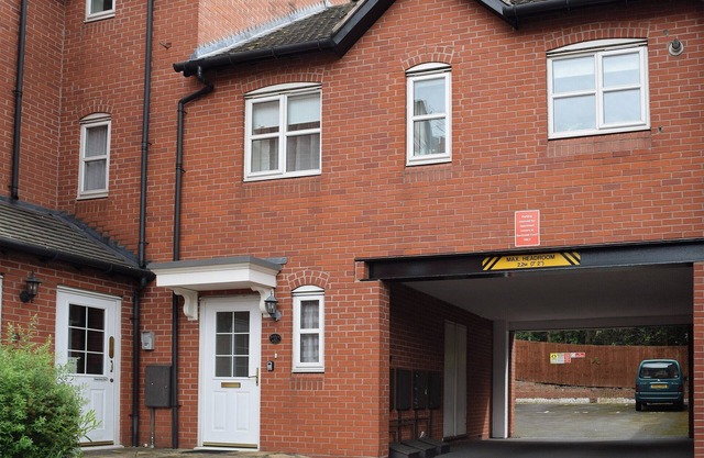 1 bedroom accommodation in Stratford-upon-Avon