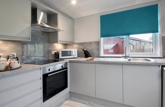 1 bedroom accommodation in Milford-on-Sea, Nr Lymington