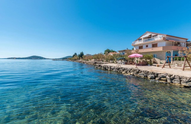 1 bedroom amazing apartment in Nevidane