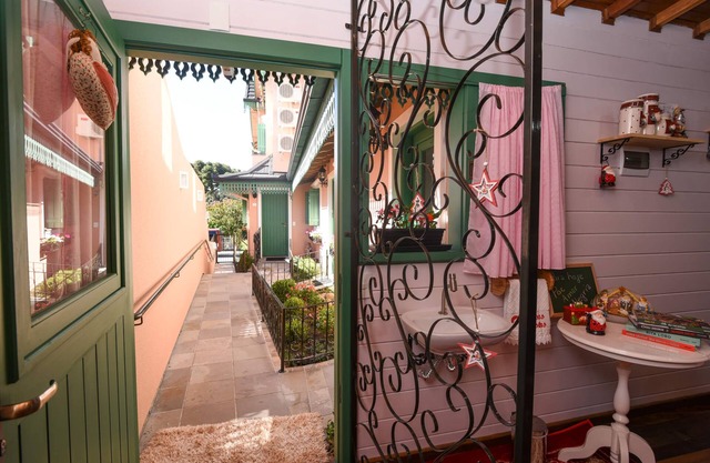 1 Bedroom Apartment - Center of Lawn - WITH BREAKFAST