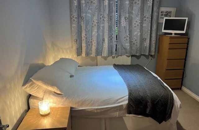 1 Bedroom Apartment Sleeps 2 - Pets Welcome - Tv