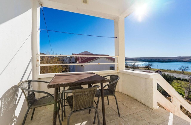 1 bedroom awesome apartment in Dinjiska