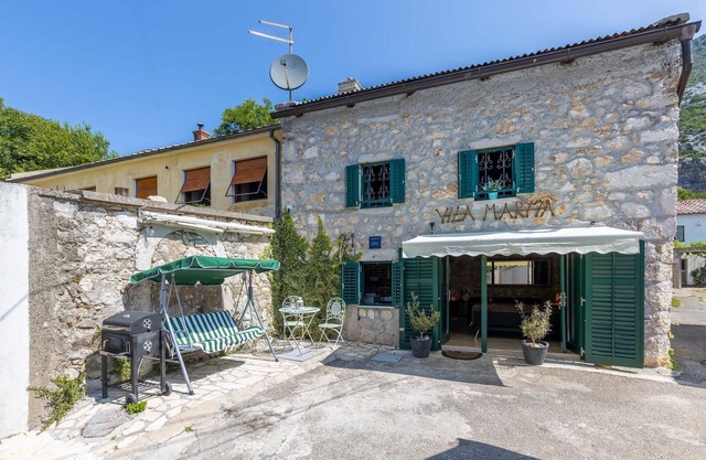 1 bedroom awesome home in Drivenik