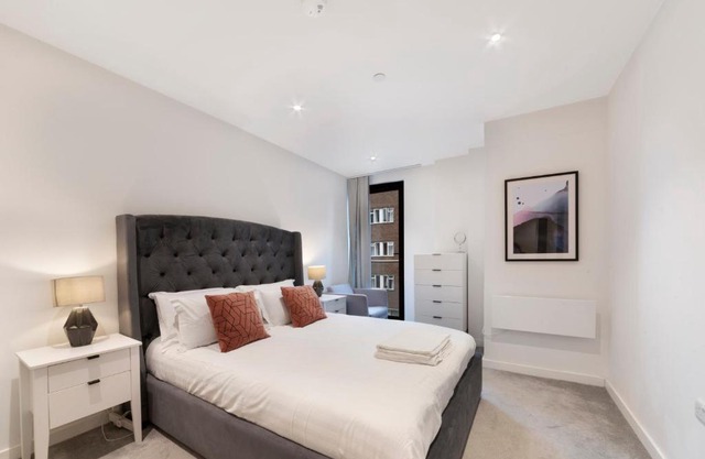 1 Bedroom Close to Tower Hill