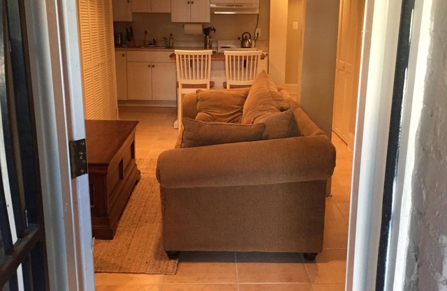 1-bedroom English basement apartment close to everything