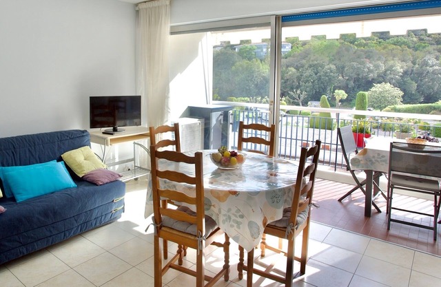 1 Bedroom Apartment in Mandelieu-la-Napoule