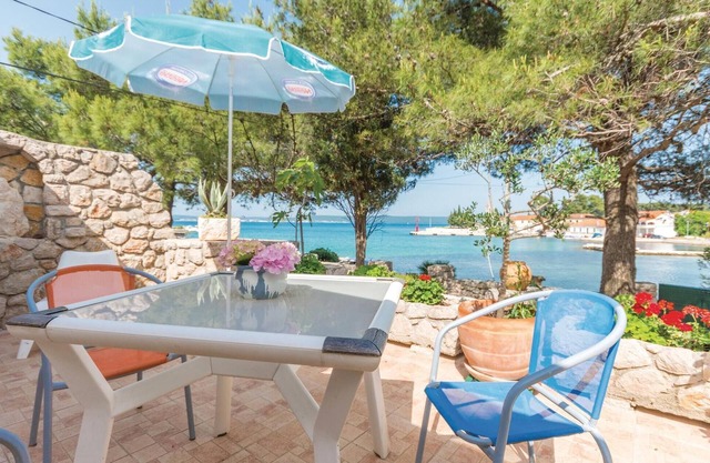 1 bedroom gorgeous home in Zdrelac