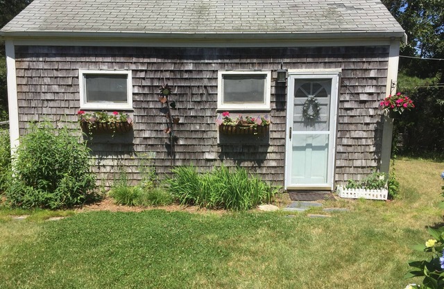 1 Bedroom Guest Cottage With Water View