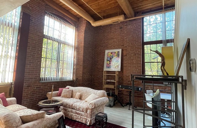 1 bedroom in a factory converted loft, with fitness room, WiFi in Torrington