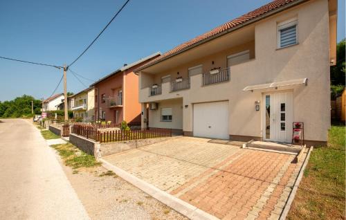 1 Bedroom Lovely Apartment In Gracac