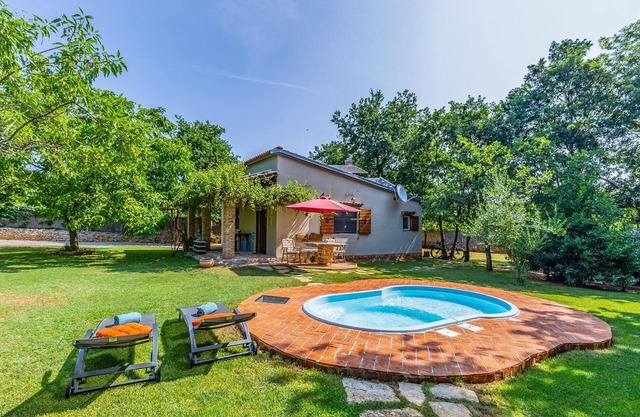 1 bedroom nice home in Segotici