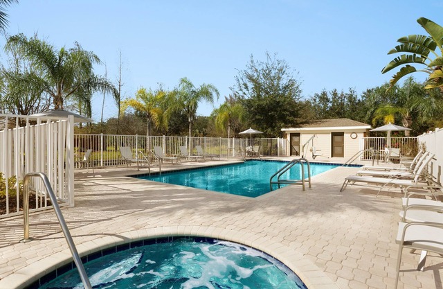 1 Bedroom | Outdoor Pool, Free Breakfast!