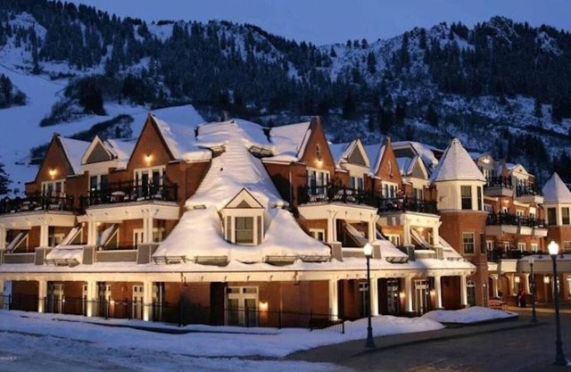 1 BEDROOM SUITE ASPEN MOUNTAIN RESIDENCES, ASPEN CORE