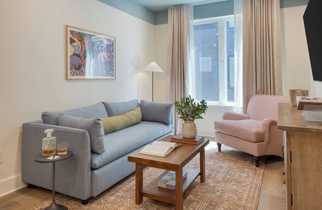 1 Bedroom Suite | Rooftop | Gilmore Hotel