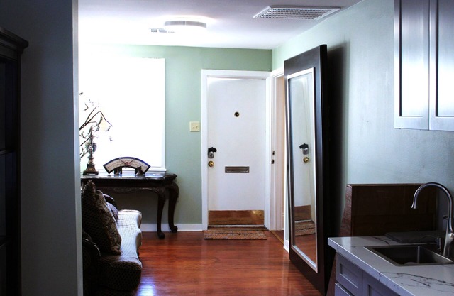 1 Bedroom Suite upstairs