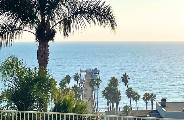 1 BR/2 BA Luxury Condo! Ocean & Pier Views! 4 min walk to beach!