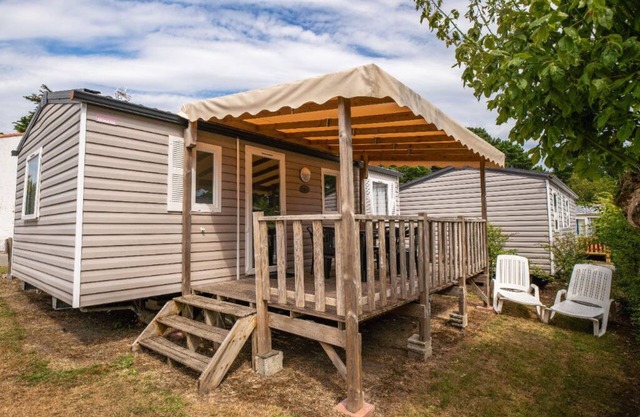 1 km de la plage | Camping 3* | Piscine couverte