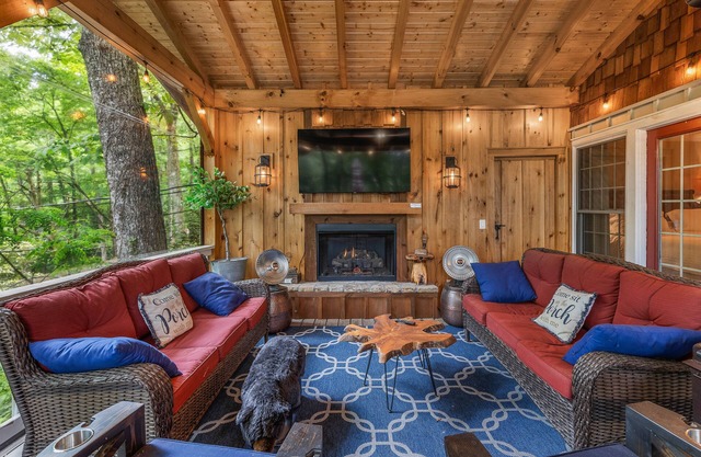 1 Level, 3 Master BRs, 4 BA, Covered Porch!