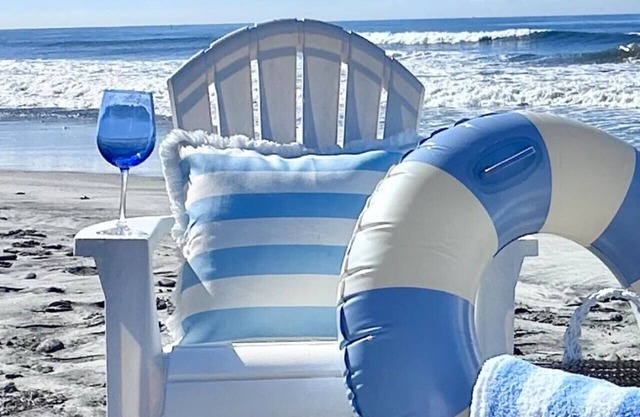 #1 Location, Spacious Beach House, Steps to Fun