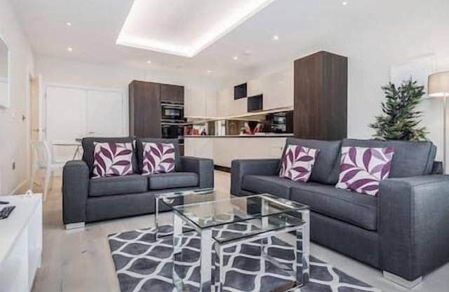 1 Lyons House - 3 bedroom apartment